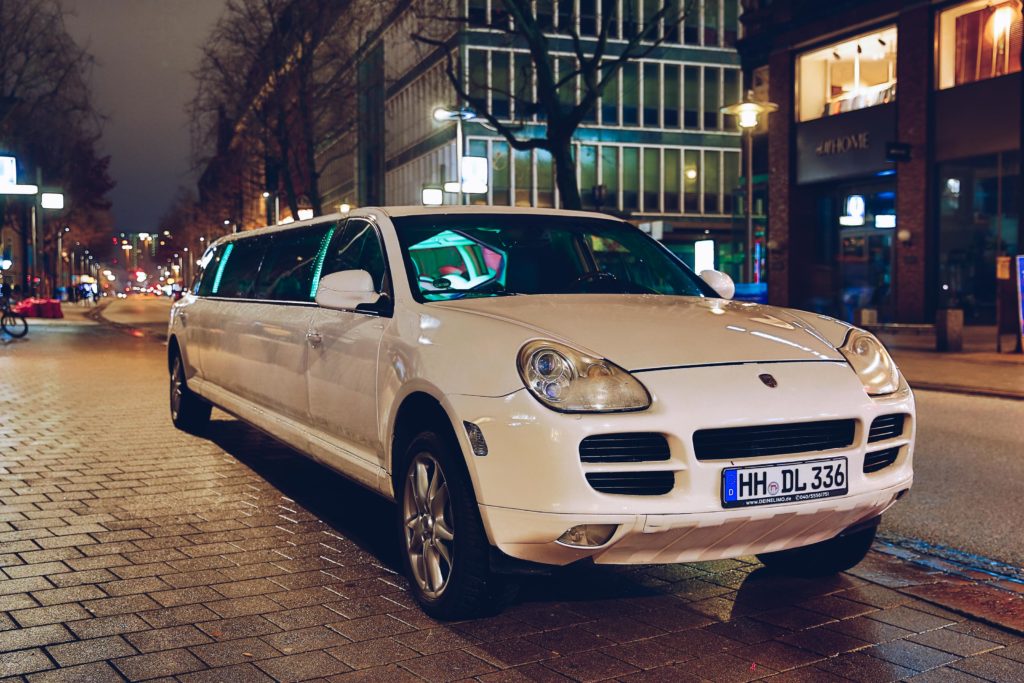 porsche cayenne stretch limo hamburg mieten xxl chauffeur