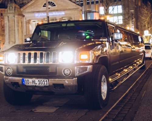 Hummer-Stretch-Limousine-schwarz-H2-lang-party-elblimo-deine-limo-xxl-Hamburg-1